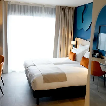 Ostoria Perigueux, Bw Signature Collection